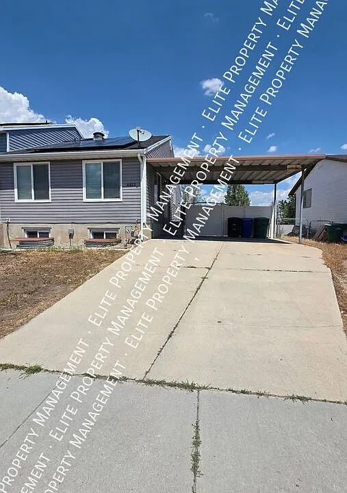 4422 W Barrington Dr