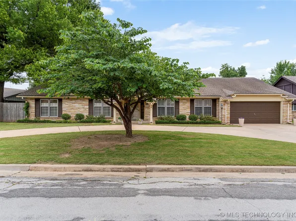 6116 E 49th St S, Tulsa, OK 74135