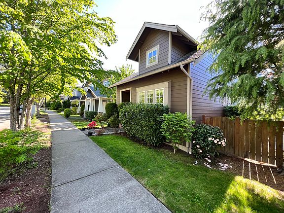 4th image of 10165 226th Ave NE