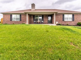 120 Crossing View Dr, Berea, KY 40403