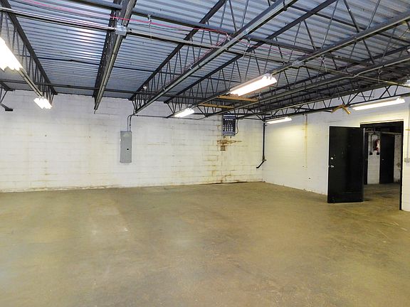 Back warehouse space