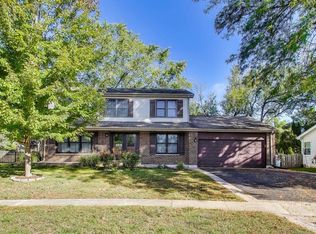 600 Ivy Ct, Lake Zurich, IL 60047