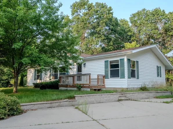 N6644 S 6th St, Crivitz, WI 54114