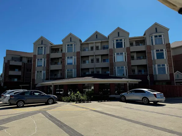 301 Harbour Town Dr APT 232, Madison, WI 53717