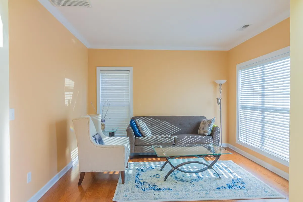 5 bed, 2919 sqft, $3,250 — Photo 4