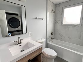 5707 W 87th St, Oak Lawn, IL