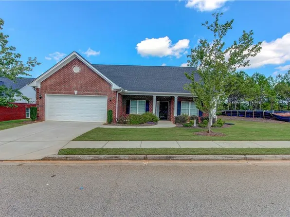 220 Park Place Trl, Social Circle, GA 30025