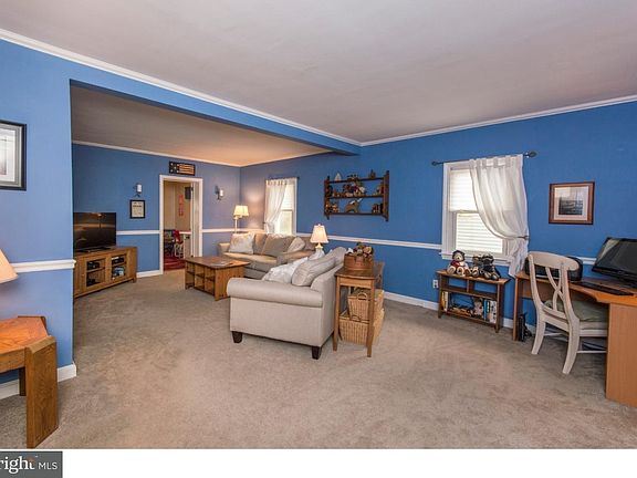 3rd image of 1404 Stirling St