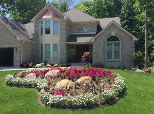 50395 Heatherwood Ln, Shelby Township, MI 48317