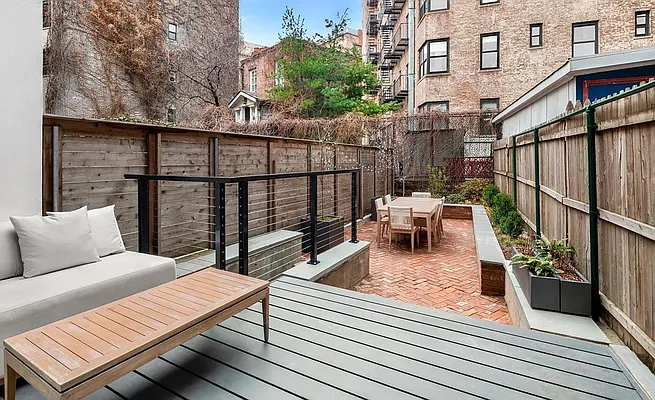 Sold by Compass | media 25