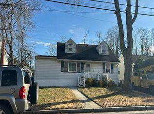 571 Hopping Rd, Belford, NJ 07718