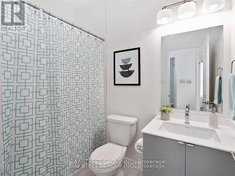 Oakville Townhouse for rent - 4 Bedrooms — photo 3