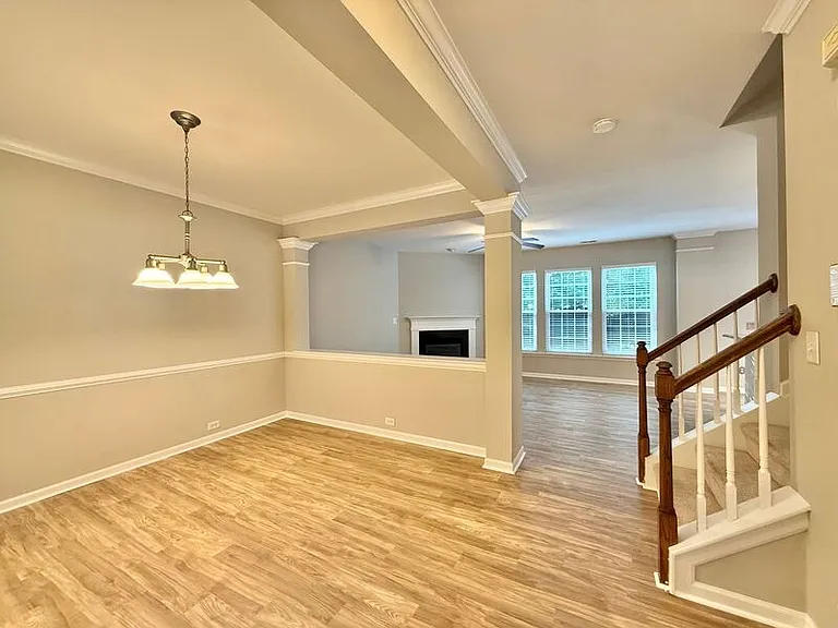 2113 Trefoil Ln — Photo 4
