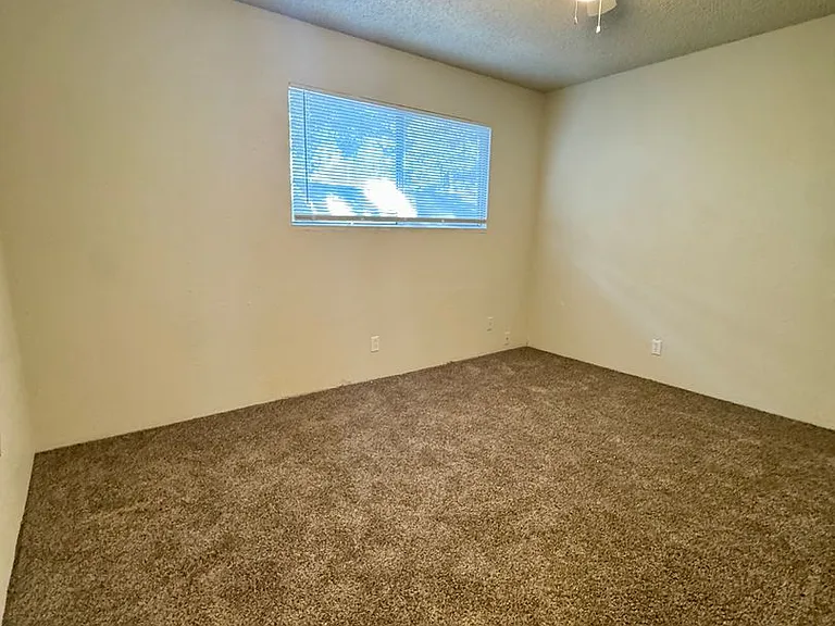 1114 Orange Ave — Photo 7