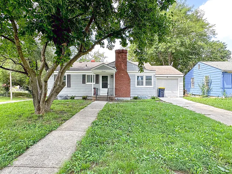 7246 Tracy Ave — Photo 2