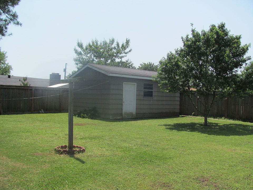 2nd image of 263 Rosanne St