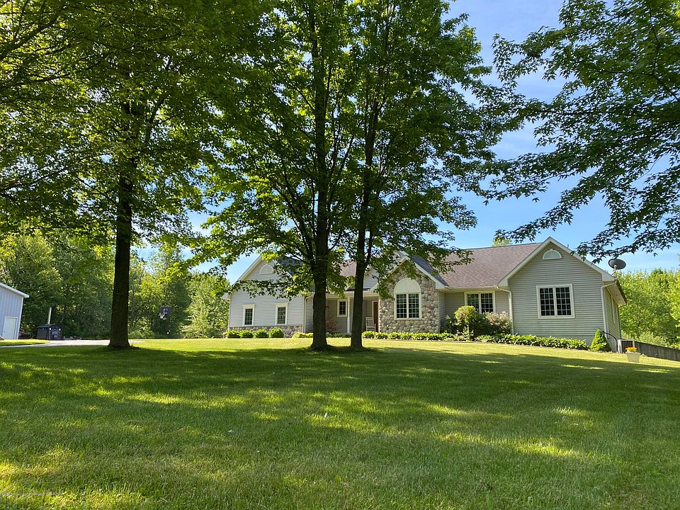 2nd image of 9577 Oneida Rd