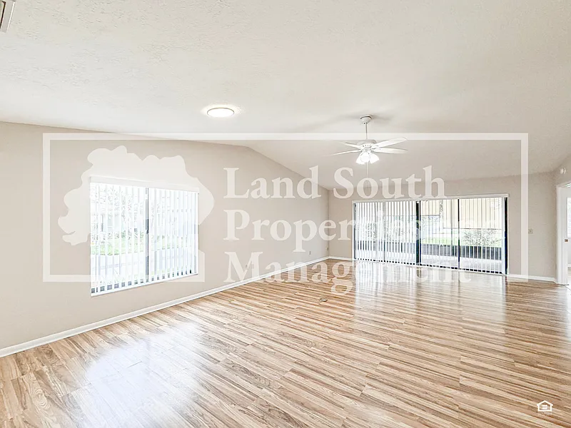 3 bed, 2.0 bath, 1509 sqft, $1,700 — Photo 4