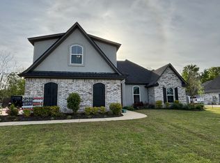 522 Long Acre Dr, Bossier City, LA 71111