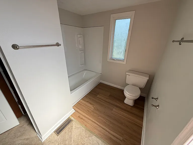 208 Saint Marys Ave #E — Photo 13