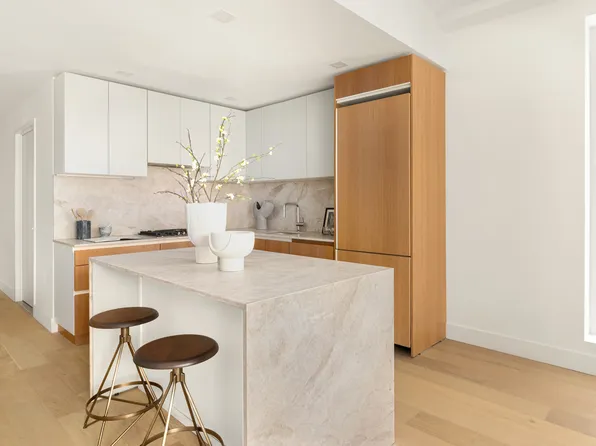 684 Dean Street image 3 of 14