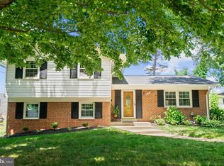 3122 Plantation Pkwy, Fairfax, VA 22030