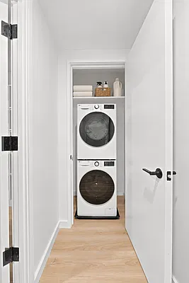 Laundry, photo 1