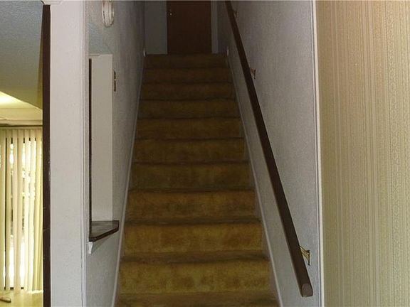 5th image of 1109 Deesport St APT B
