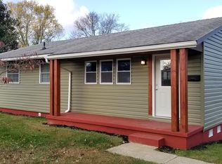 121 Caroline Cir, Hurricane, WV 25526