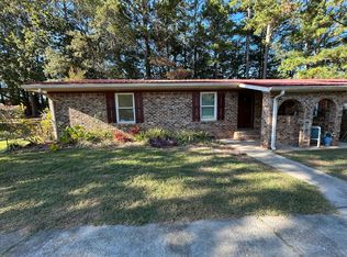 113B Carroll Cir, Carrollton, GA 30117