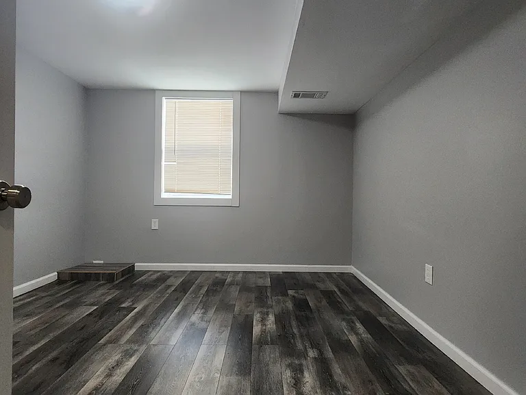 6510 Killarney St #BASEMENT — Photo 2
