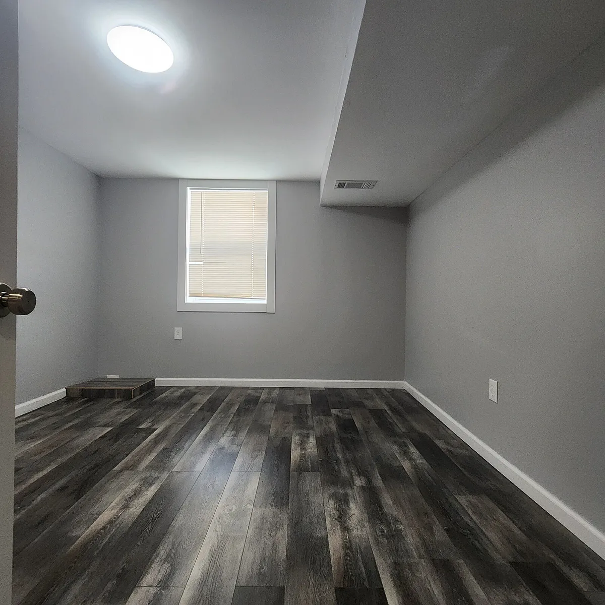 Building Photo - 6510 Killarney St #BASEMENT
