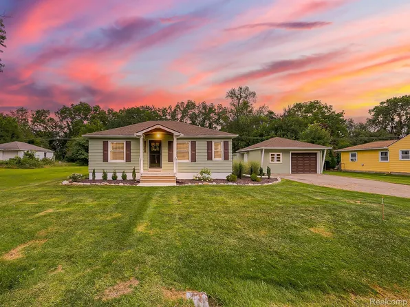 21850 Jefferson St, Farmington Hills, MI 48336