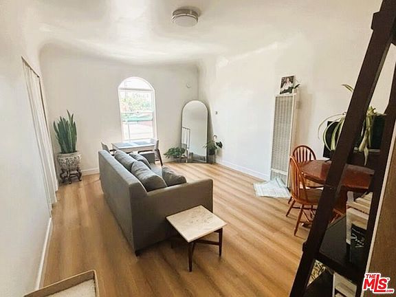 4th image of 2109 1/2 W 54th St