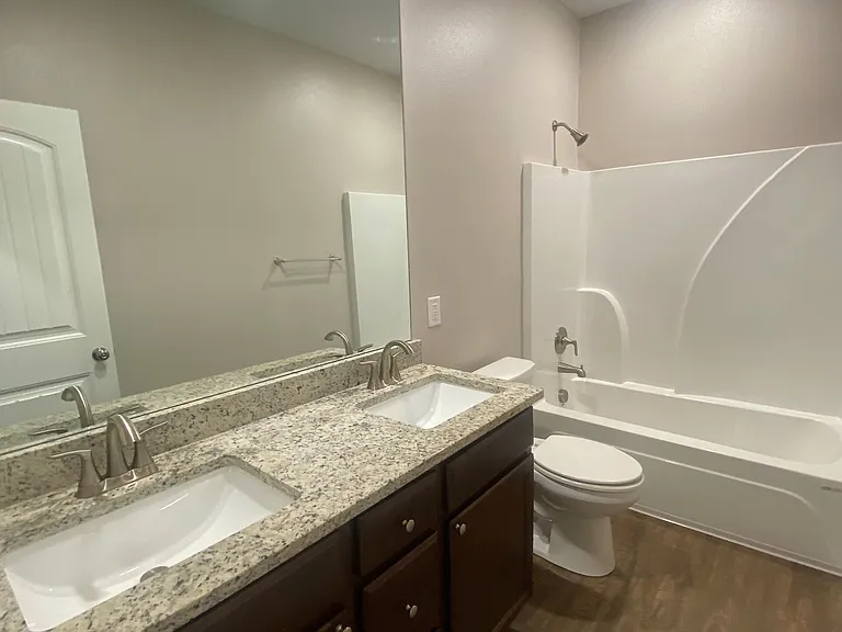 2548 Garden Dr — Photo 12