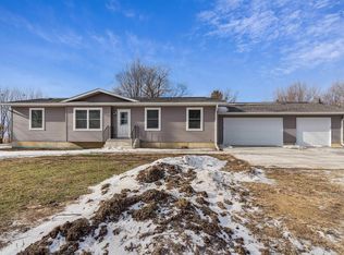 3643 Schenk Rd, Waterloo, IA 50703
