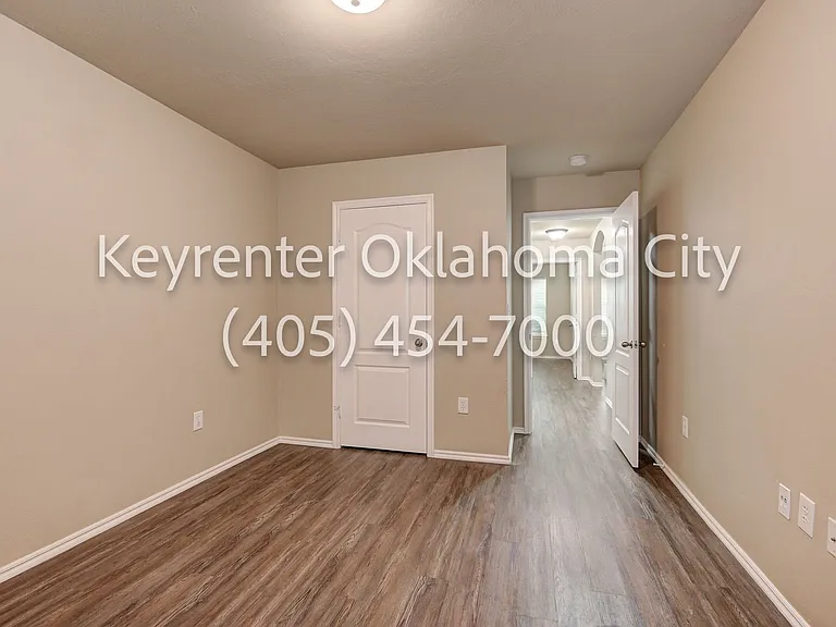 629 E Linden Ln — Photo 26