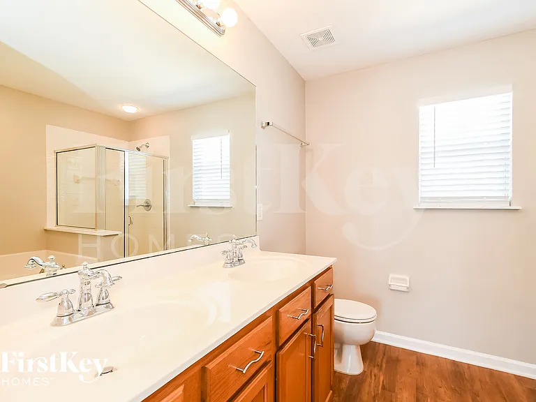 9634 Hazel Lake Dr — Photo 13
