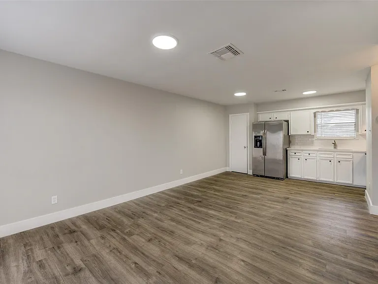 6603 1/2 Narcissus St — Photo 13
