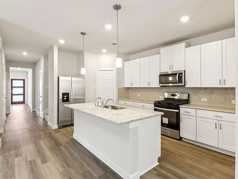 18099 Martin Pines Dr — Photo 3