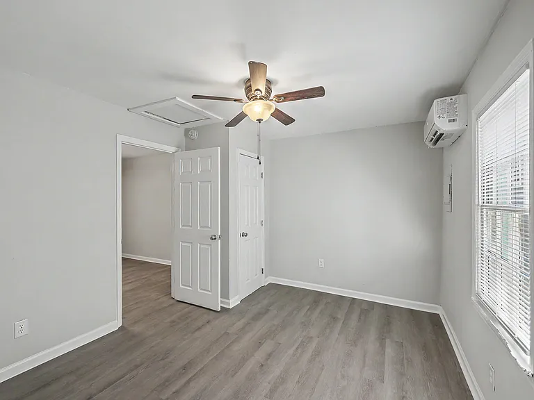 119 Drake St #D — Photo 16