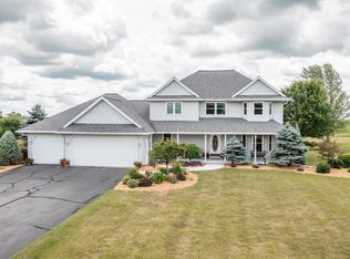 W1849 Hillside Dr, Pulaski, WI 54162