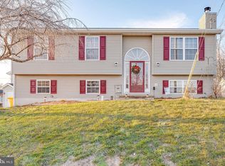 214 Idyllwood Dr, Inwood, WV 25428
