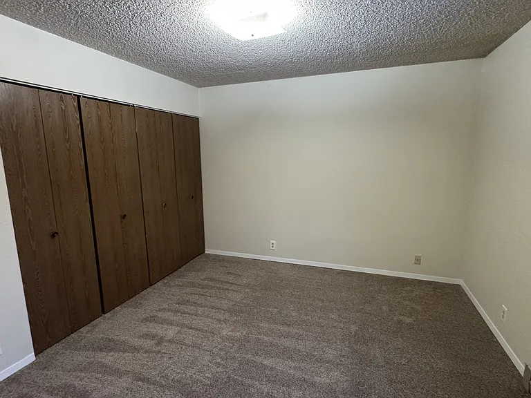 110 N Yellowstone Ave — Photo 12