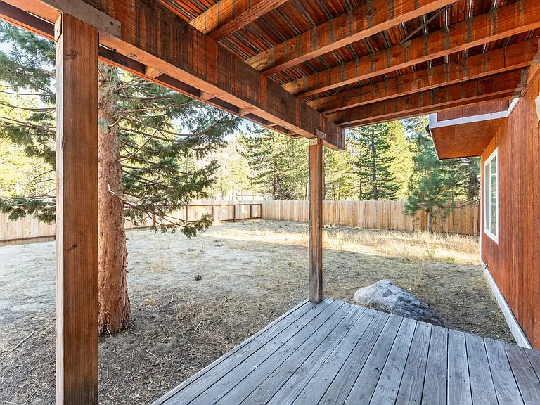 2239 Blitzen Rd — Photo 34