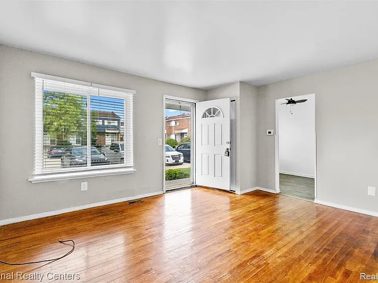 534 Saint Maron Pl — Photo 2