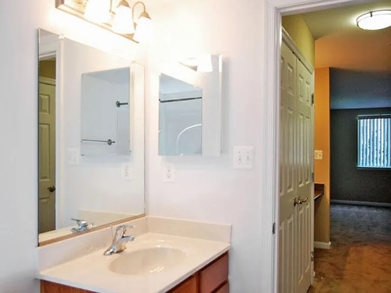 7 McCausland Pl — Photo 16