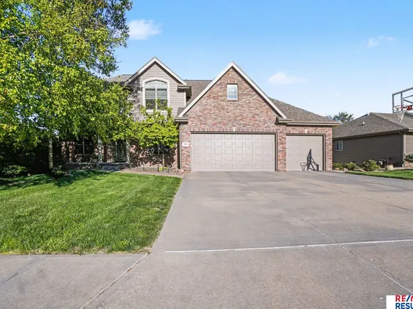 7427 S 102nd Ave, La Vista, NE 68128