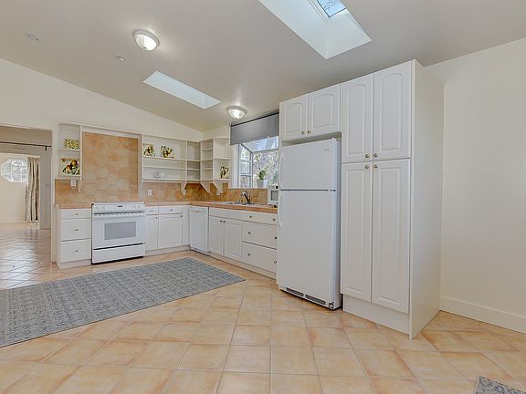 2nd image of 4031 Fair Oaks Ave #2