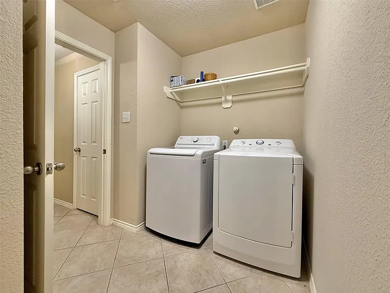 1810 Katlyn Ln — Photo 44